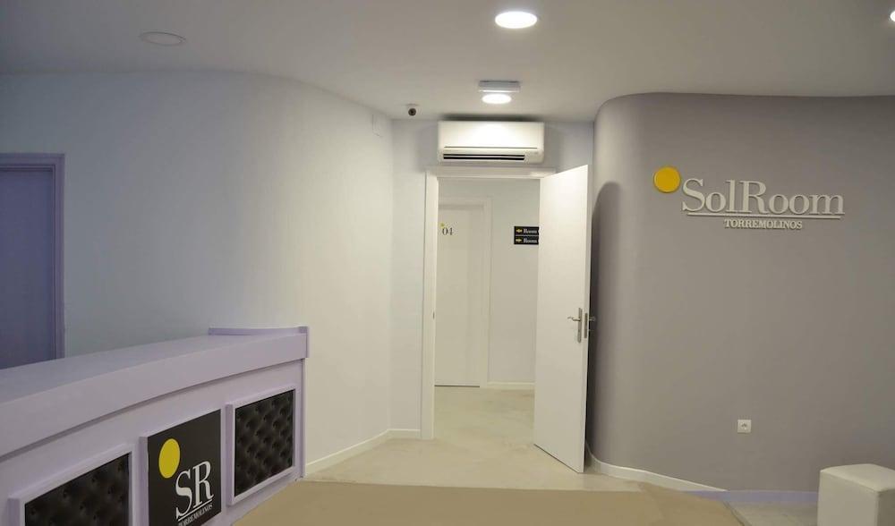 Solroom (Adults Only) ตอร์เรโมลิโนส ภายนอก รูปภาพ